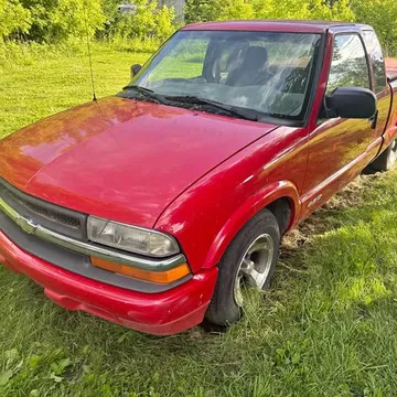 2002 Chevrolet S10 Extended Cab Pickup