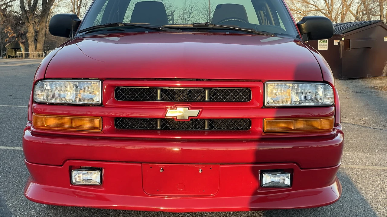 2002 Chevrolet S-10 - Image 9 of 11