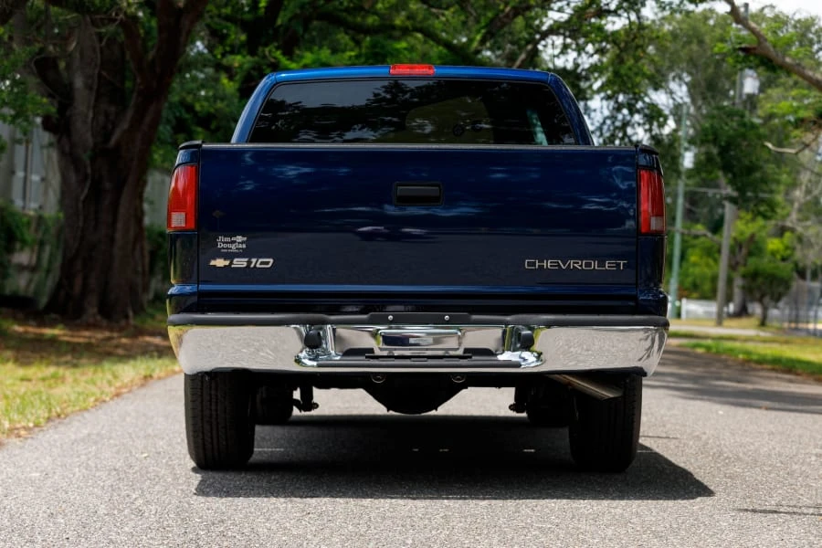2002 Chevrolet S-10 - Image 5 of 31