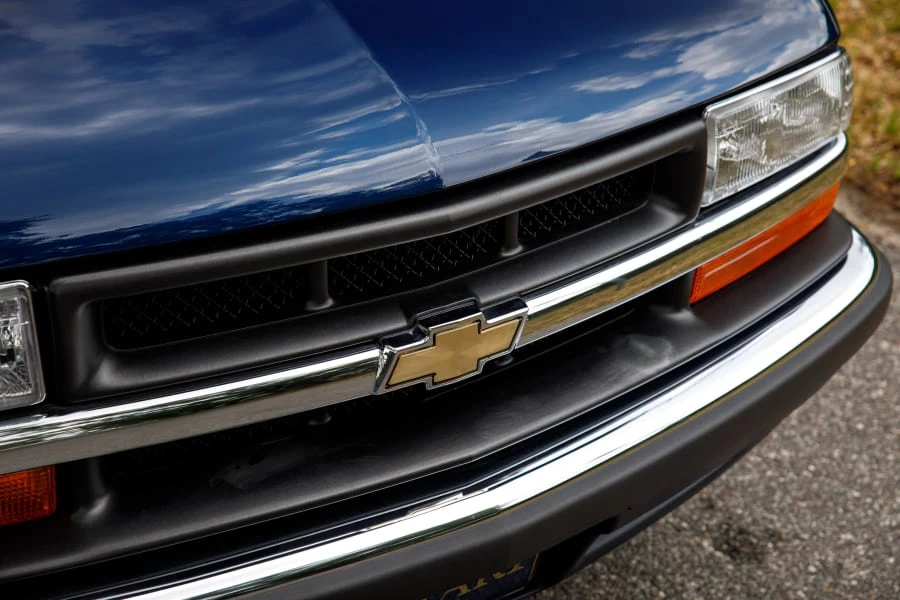 2002 Chevrolet S-10 - Image 9 of 31