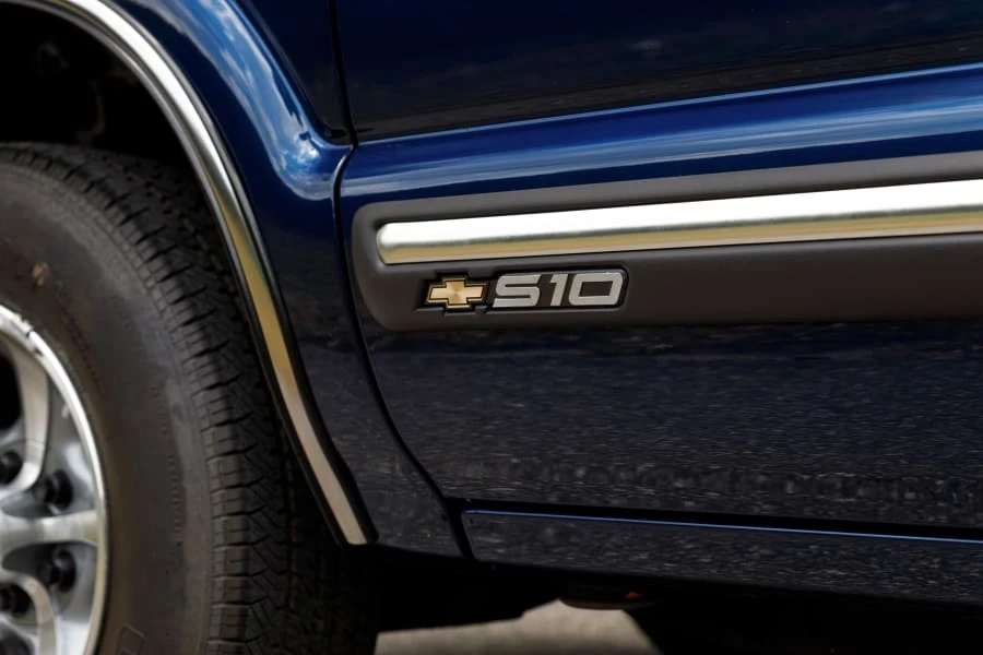 2002 Chevrolet S-10 - Image 6 of 31