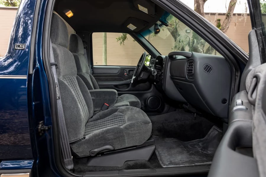 2002 Chevrolet S-10 - Image 21 of 31