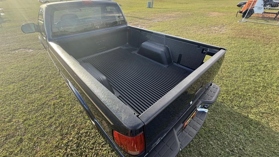 2002 Chevrolet S-10 - Image 6 of 6