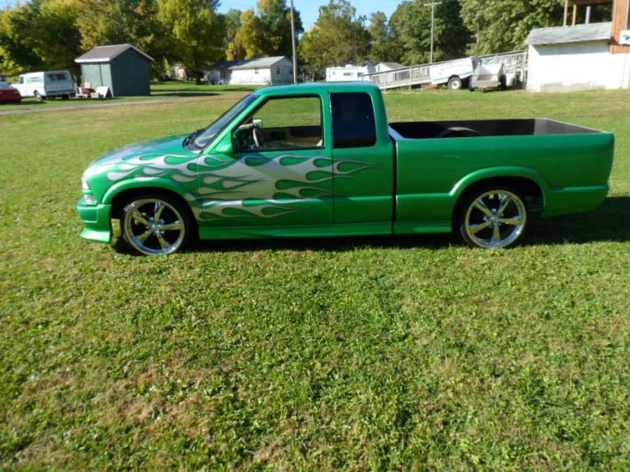 2002 Chevrolet S-10 - Image 8 of 8