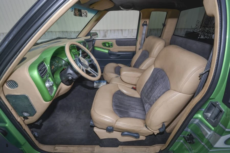 2002 Chevrolet S-10 - Image 4 of 12