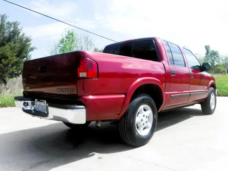 2002 Chevrolet S-10 - Image 6 of 31