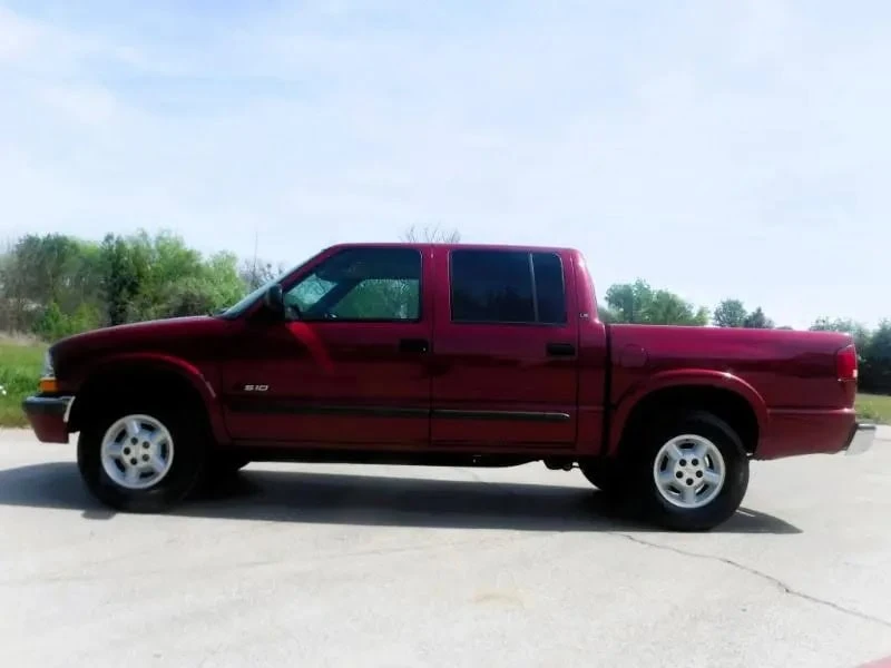 2002 Chevrolet S-10 - Image 13 of 31