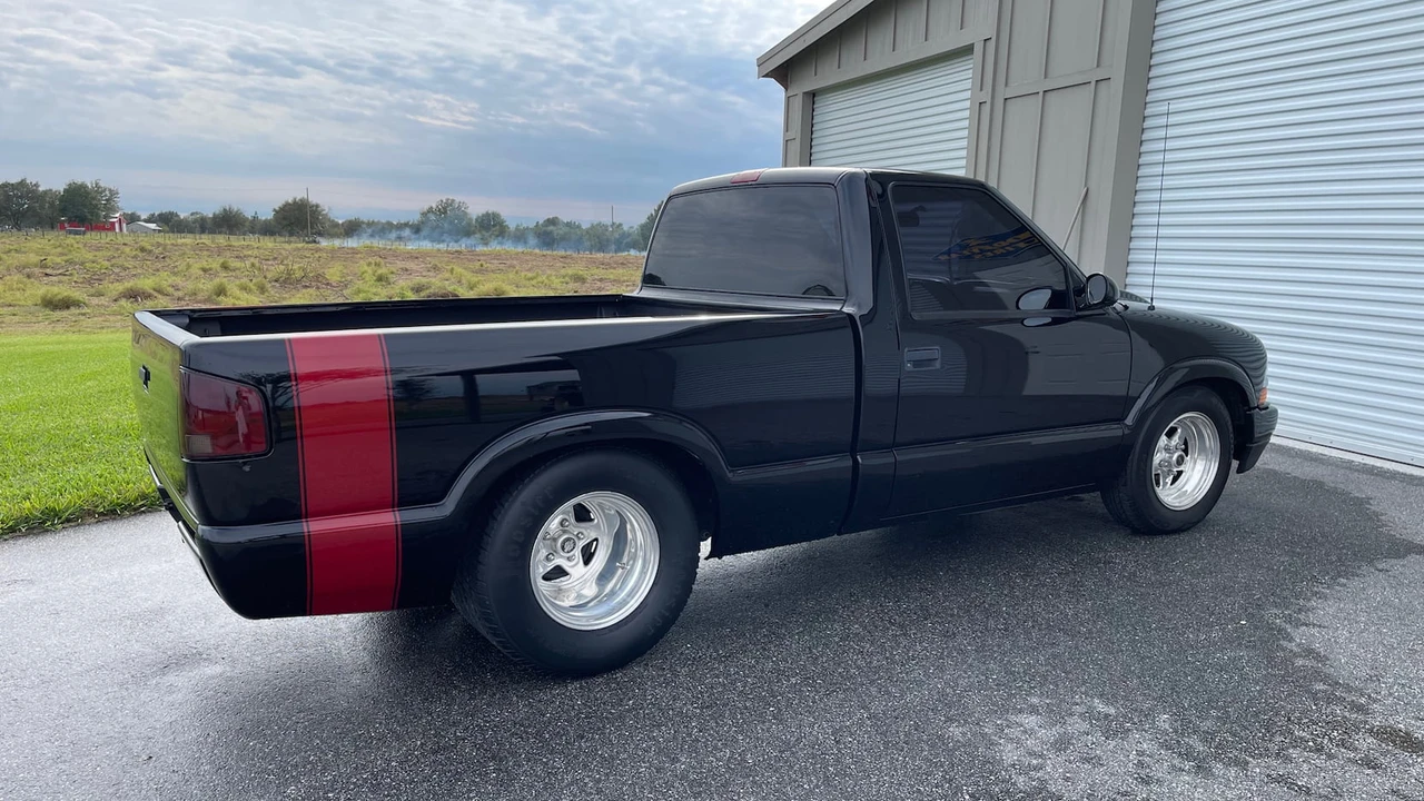 2002 Chevrolet S-10 - Image 3 of 6