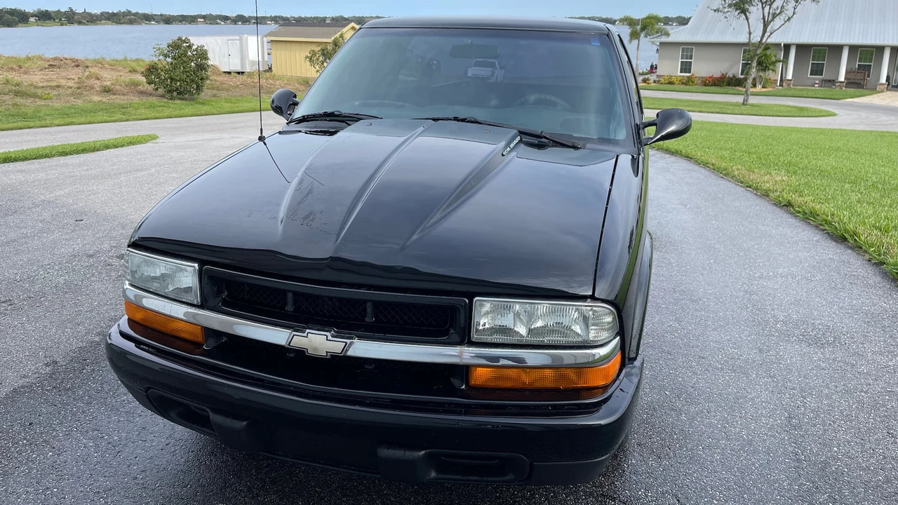 2002 Chevrolet S-10 - Image 6 of 6