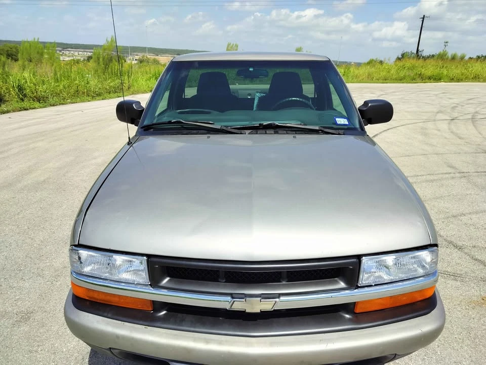 2002 Chevrolet S-10 - Image 8 of 17