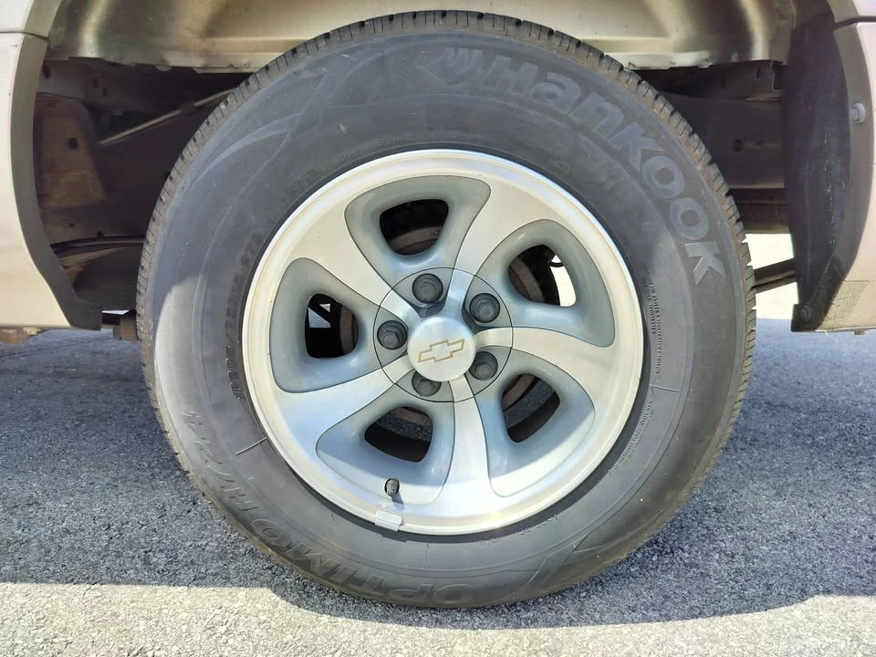 2002 Chevrolet S-10 - Image 12 of 17