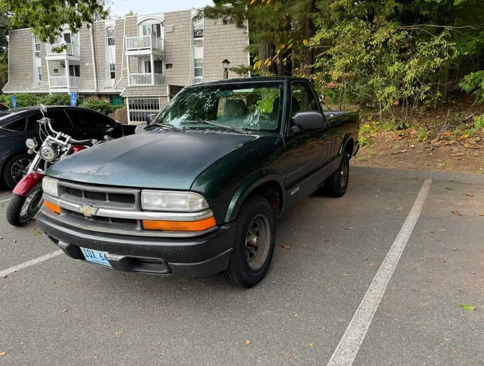 2002 Chevrolet S-10 - Image 3 of 13