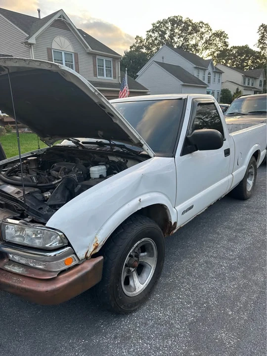2002 Chevrolet S-10 - Image 2 of 3