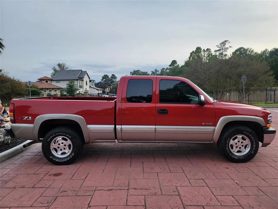 2002 Chevrolet Silverado 1st Gen - Image 3 of 31