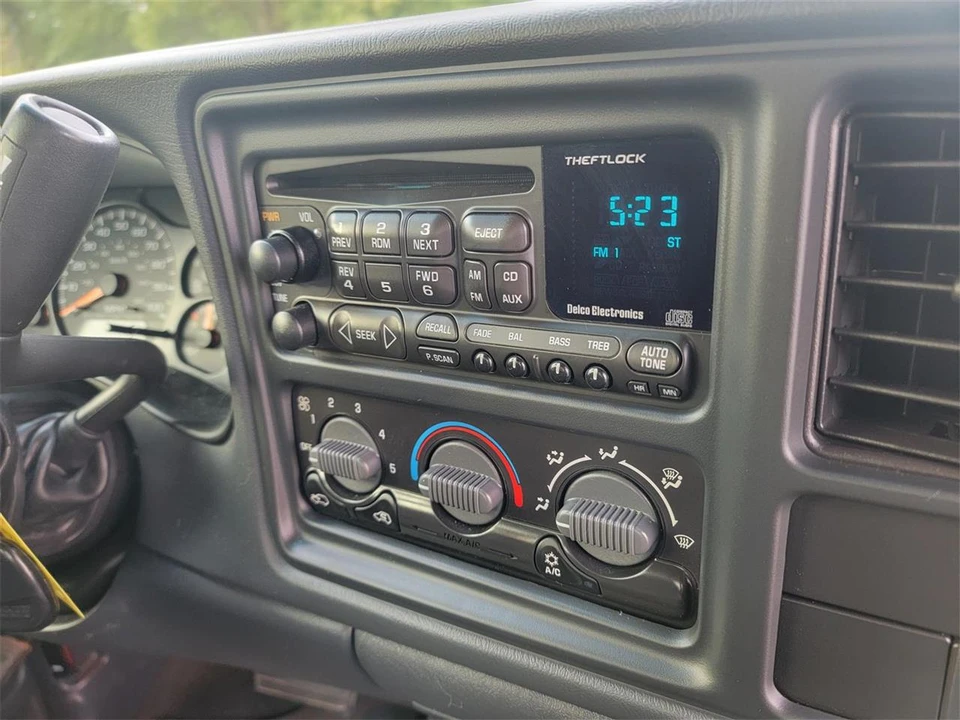 2002 Chevrolet Silverado 1st Gen - Image 26 of 31