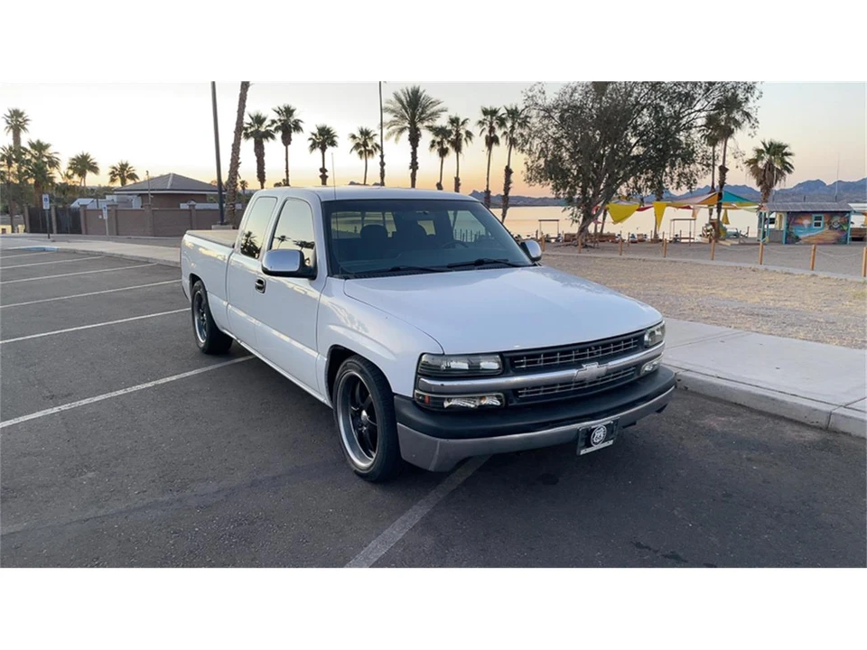 2002 Chevrolet Silverado 1st Gen - Image 2 of 22