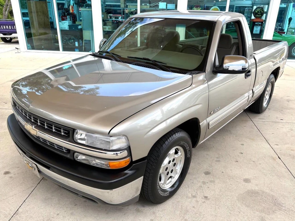 2002 Chevrolet Silverado 1st Gen - Image 19 of 31