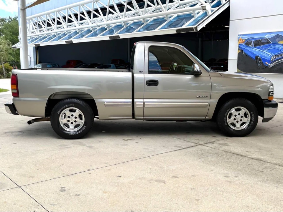 2002 Chevrolet Silverado 1st Gen - Image 5 of 31