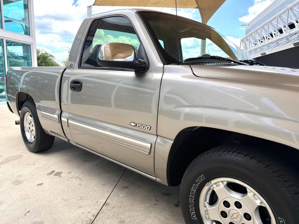 2002 Chevrolet Silverado 1st Gen - Image 17 of 31