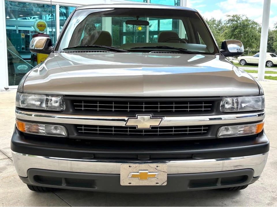2002 Chevrolet Silverado 1st Gen - Image 2 of 31