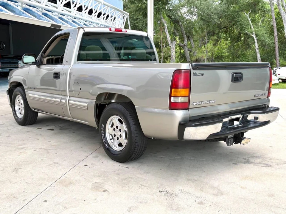 2002 Chevrolet Silverado 1st Gen - Image 8 of 31