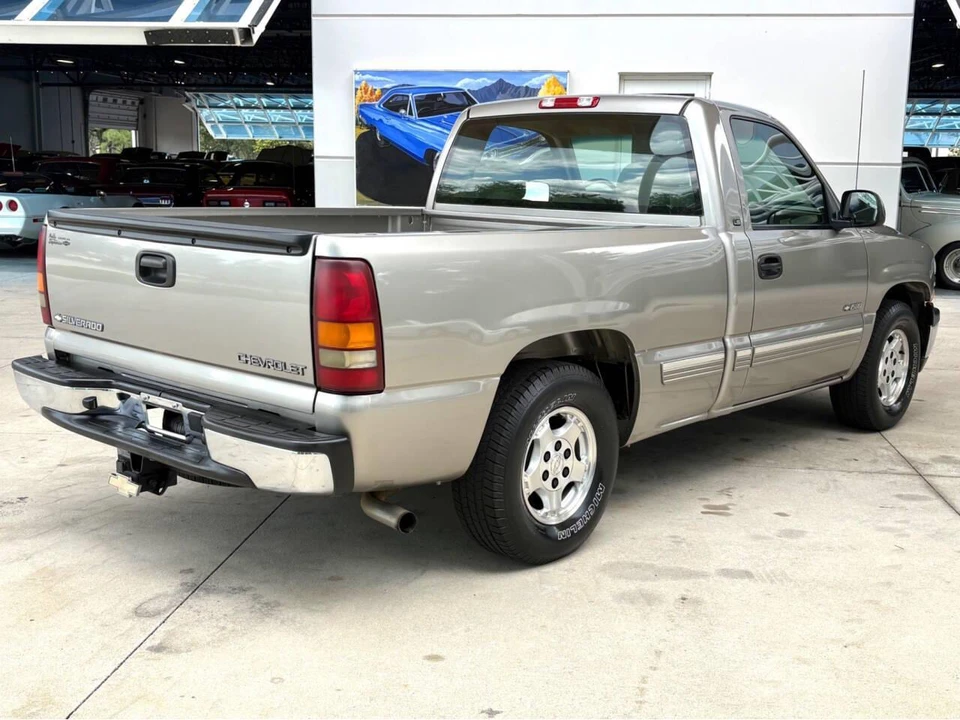 2002 Chevrolet Silverado 1st Gen - Image 6 of 31