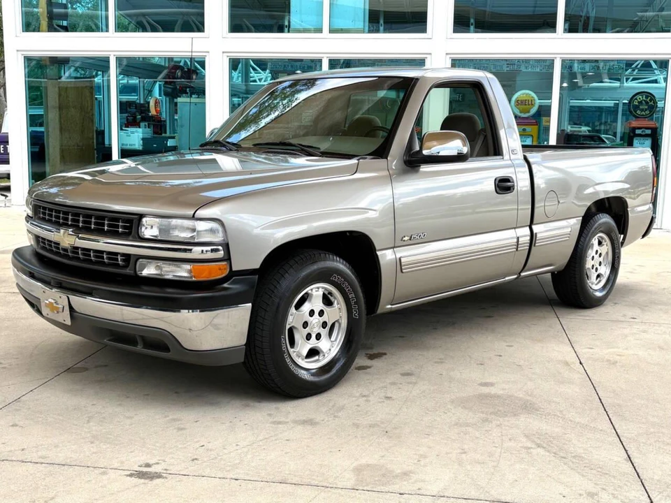 2002 Chevrolet Silverado 1st Gen - Image 10 of 31