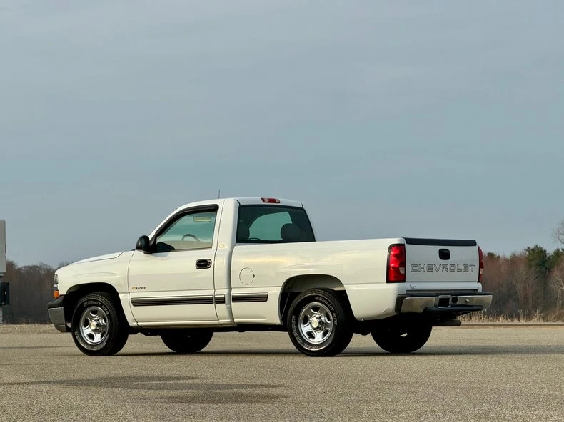 2002 Chevrolet Silverado 1st Gen - Image 9 of 31