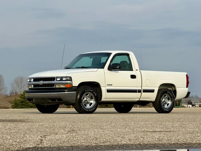 2002 Chevrolet Silverado 1st Gen - Image 2 of 31