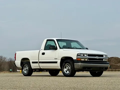 2002 Chevrolet Silverado 1500 Regular Cab Short Bed