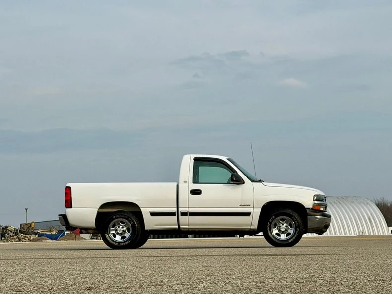 2002 Chevrolet Silverado 1st Gen - Image 12 of 31