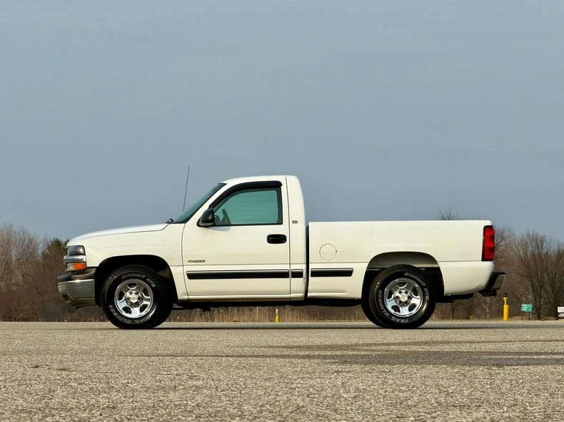 2002 Chevrolet Silverado 1st Gen - Image 3 of 31