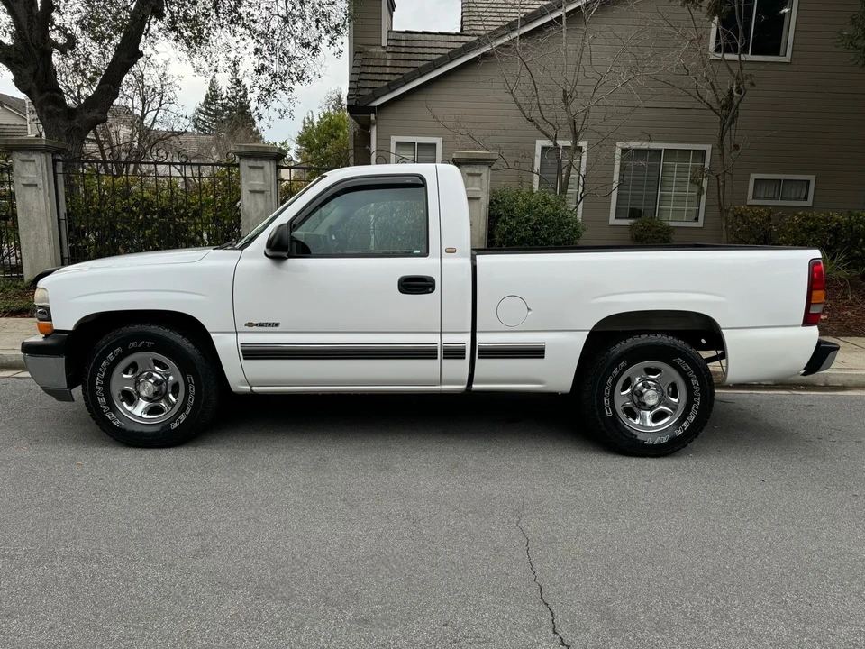 2002 Chevrolet Silverado 2nd Gen - Image 2 of 8