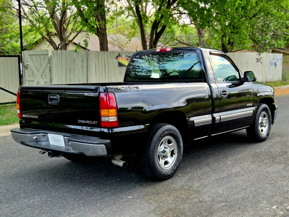 2002 Chevrolet Silverado 1st Gen - Image 8 of 31