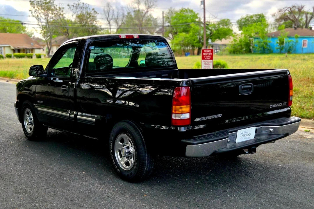 2002 Chevrolet Silverado 1st Gen - Image 4 of 31