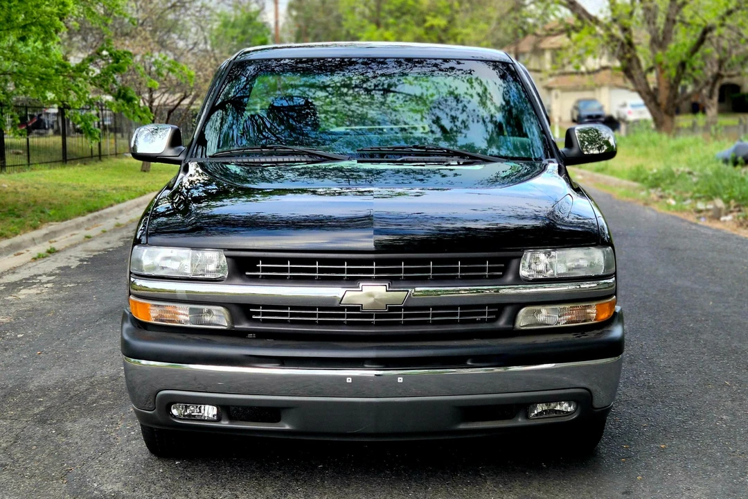 2002 Chevrolet Silverado 1st Gen - Image 2 of 31