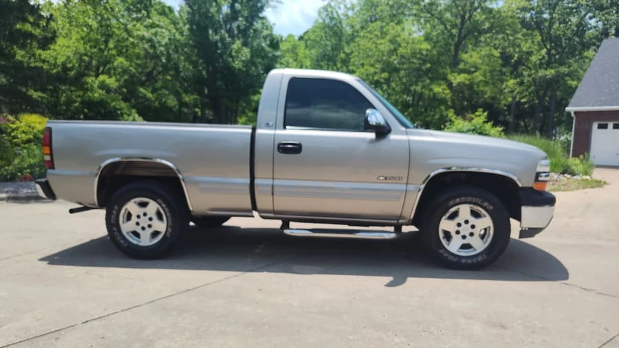 2002 Chevrolet Silverado 1st Gen - Image 2 of 17
