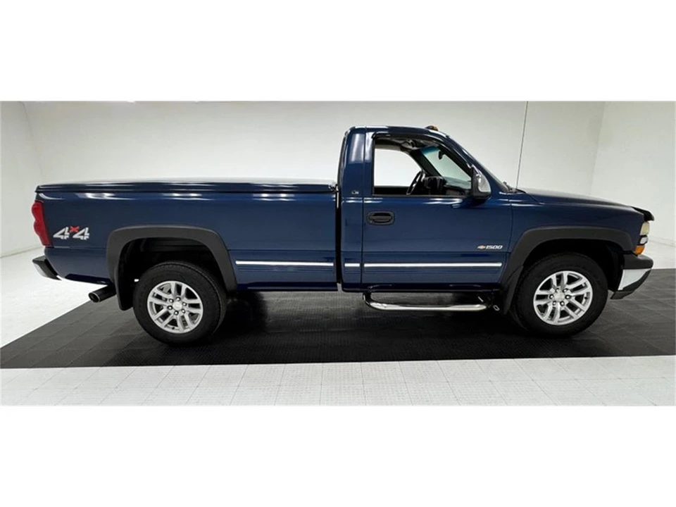 2002 Chevrolet Silverado 1st Gen - Image 6 of 31