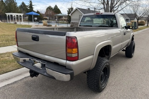 2002 Chevrolet Silverado Heavy Duty 1st Gen - Image 2 of 7