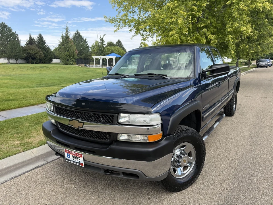 2002 Chevrolet Silverado Heavy Duty 1st Gen - Image 2 of 31