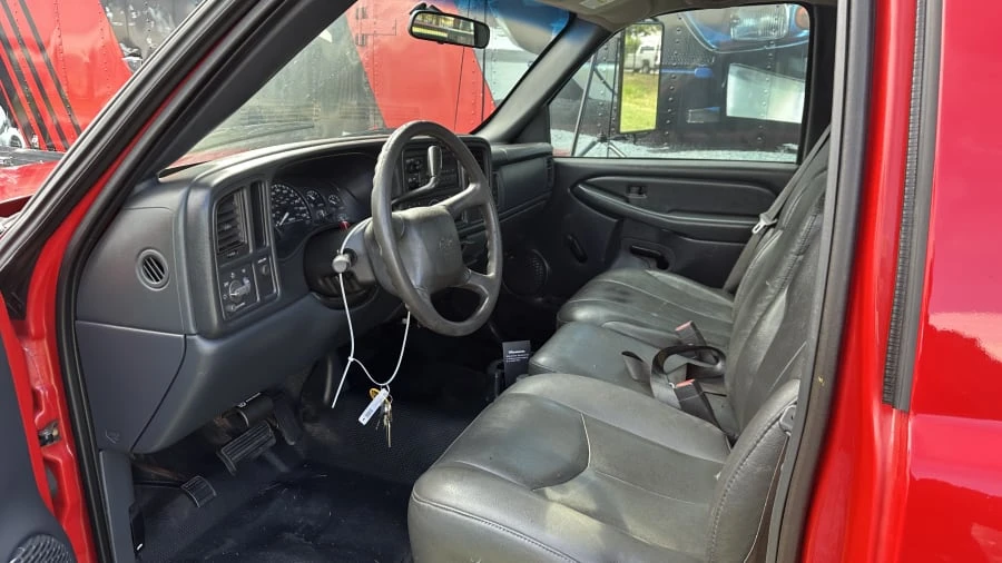 2002 Chevrolet Silverado - Image 5 of 7