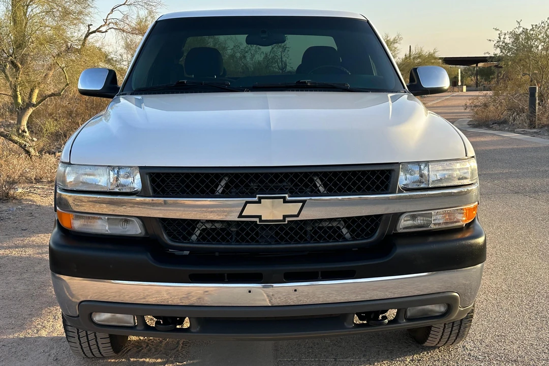2002 Chevrolet Silverado Heavy Duty 1st Gen - Image 2 of 31