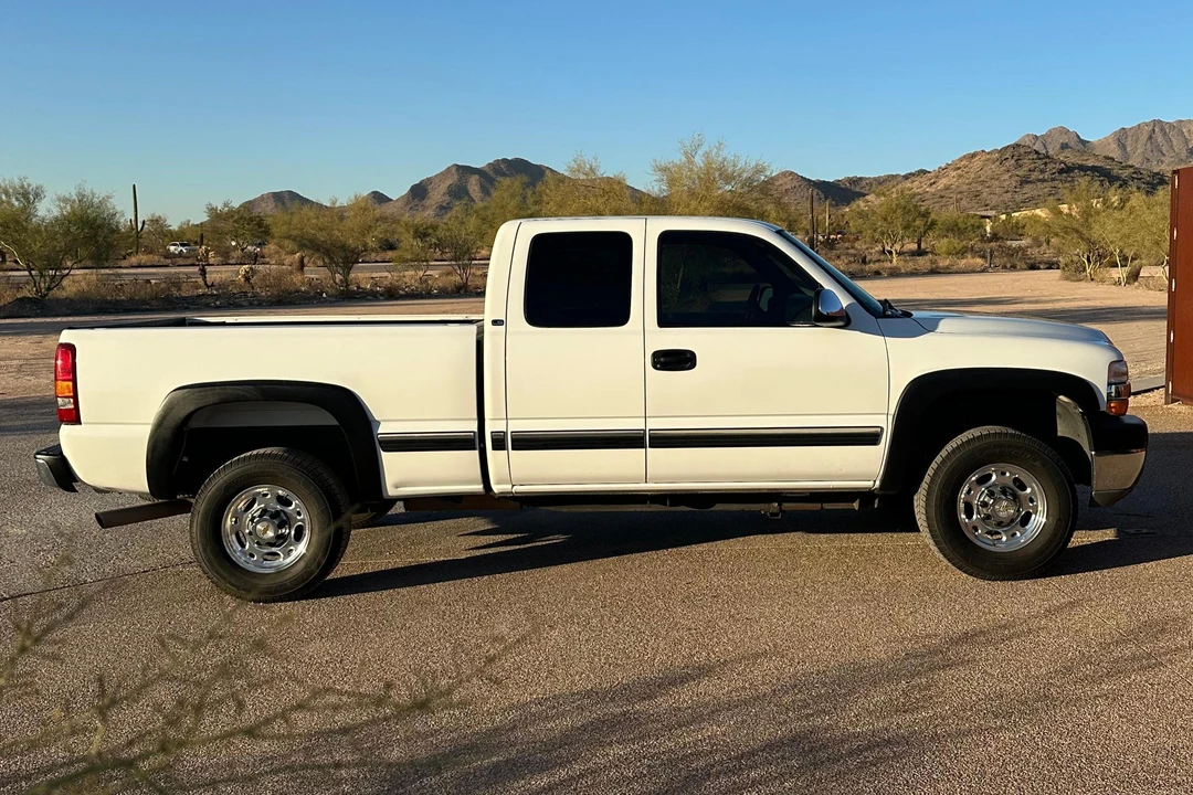 2002 Chevrolet Silverado Heavy Duty 1st Gen - Image 3 of 31