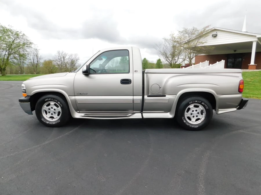 2002 Chevrolet Silverado 1st Gen - Image 2 of 13