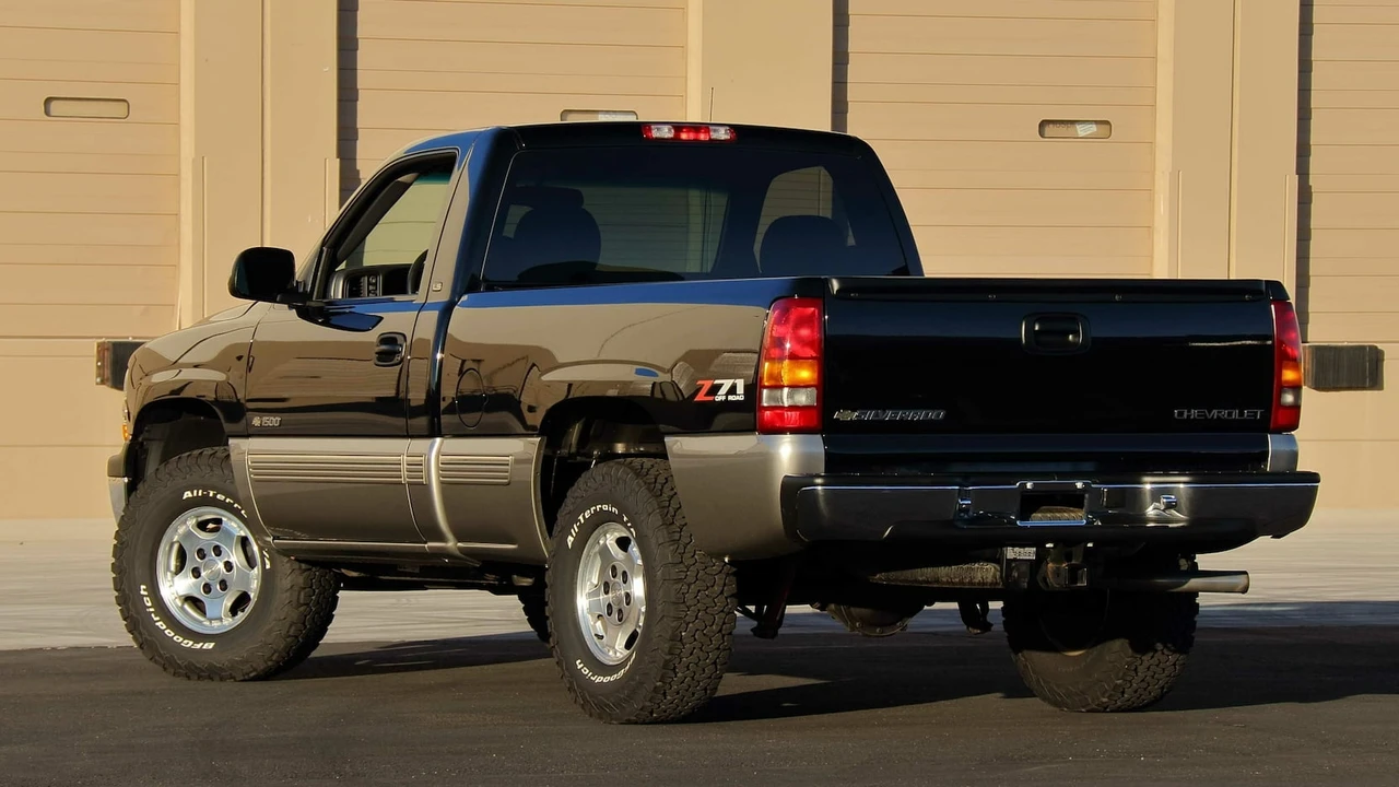 2002 Chevrolet Silverado 1st Gen - Image 13 of 26