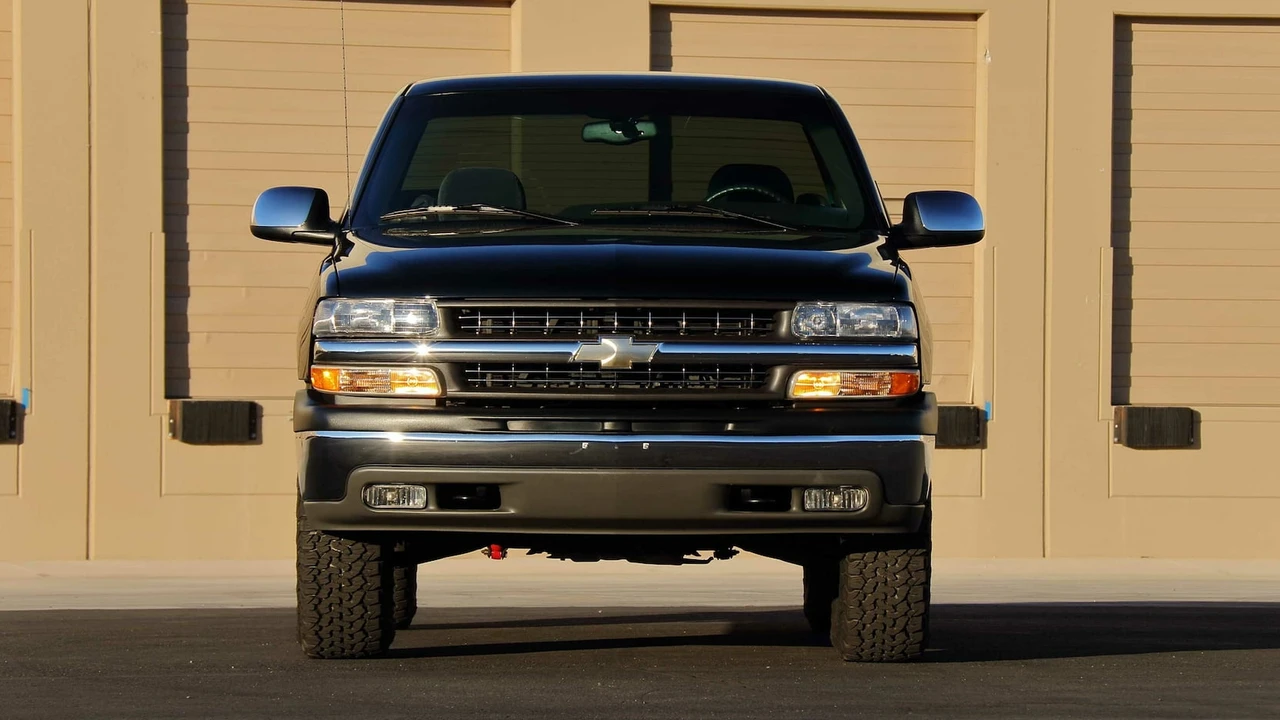 2002 Chevrolet Silverado 1st Gen - Image 14 of 26