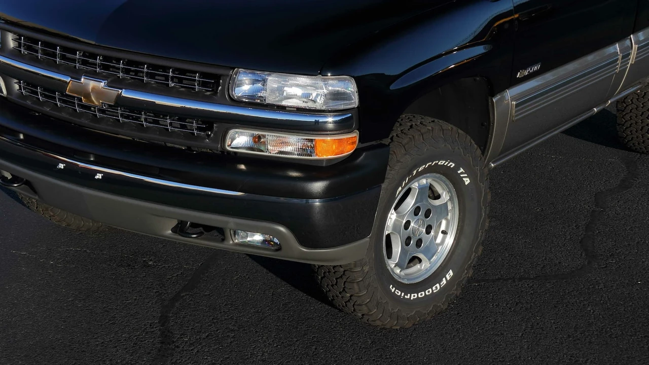 2002 Chevrolet Silverado 1st Gen - Image 18 of 26