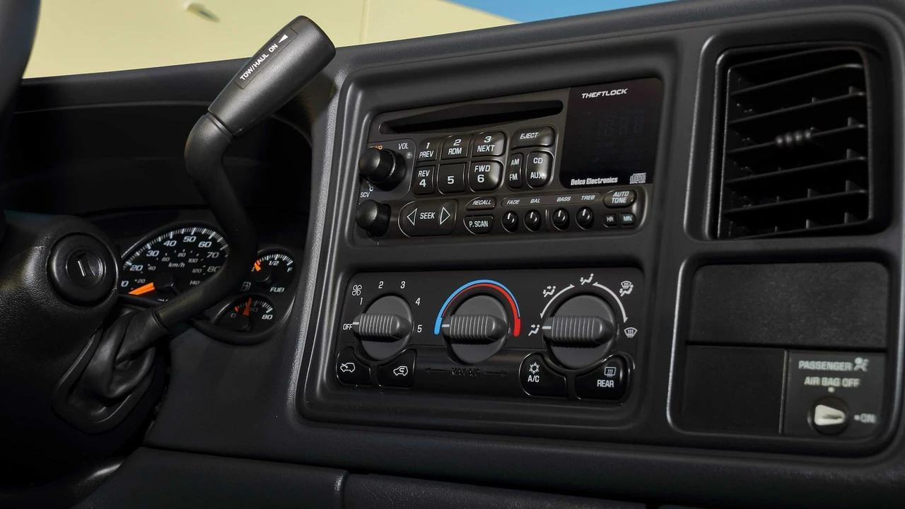 2002 Chevrolet Silverado 1st Gen - Image 20 of 26