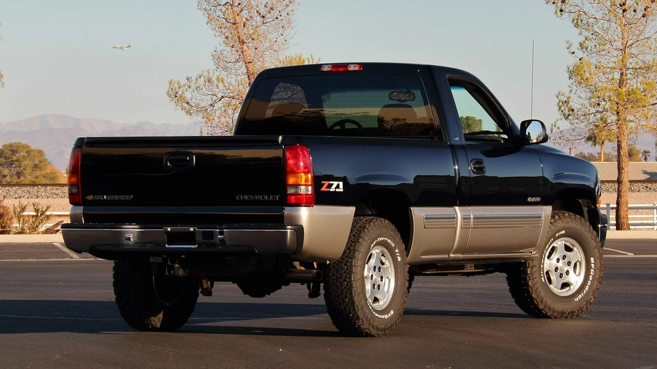 2002 Chevrolet Silverado 1st Gen - Image 3 of 26