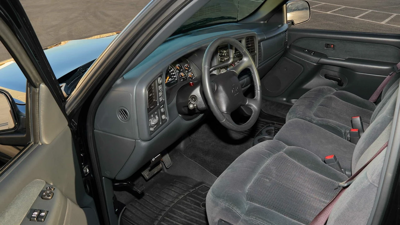 2002 Chevrolet Silverado 1st Gen - Image 4 of 26